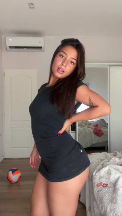 Help me pass down my big titty genes