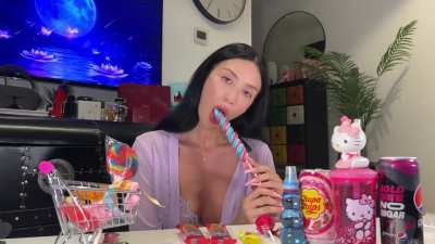 MeiLee ASMR - Beautiful Asian Sucks Lollipop