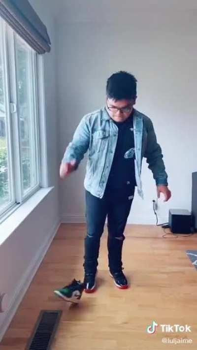 this dude needs to leave some pussy for the rest of us