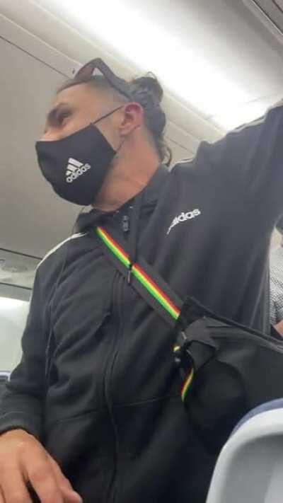 Flight had to turn mid-air because this guy refused to keep his mask on!