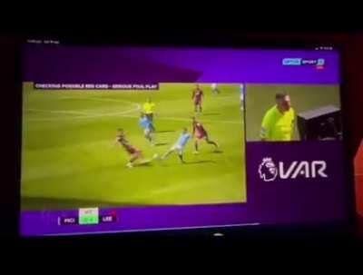 Tim Sherwood at half-time making a big call.