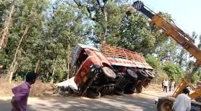 WCGW in straightening up a fallen truck.