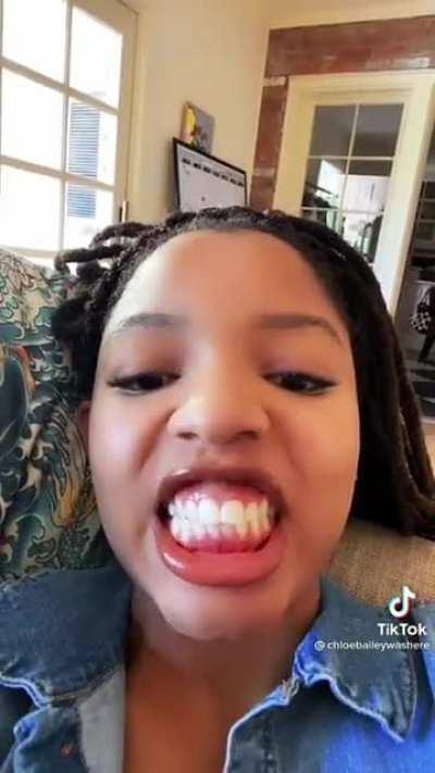 She wants your toothpaste 💦