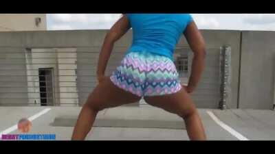 LADY LUSCIOUS-SHOW OUT