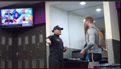 Kicked out for cooking chicken in planet fitness locker room