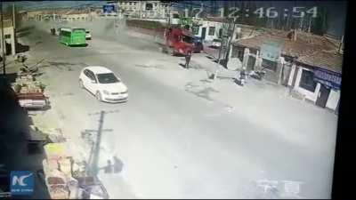 Truck obliterated multiple houses by overspeeding and crashing into them!!