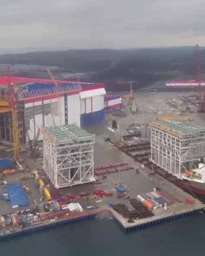 The Kola shipyard (Murmansk region), which is actively developing by the Russian gas company Novatek. The shipyard will build and equip floating reinforced concrete structures - plants for the liquefaction and transshipment of natural gas.