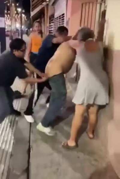 This is fightporn...isn’t it?