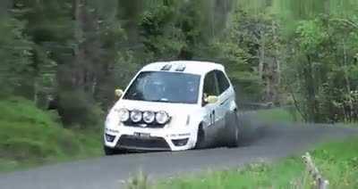 tire falls off during middle of race