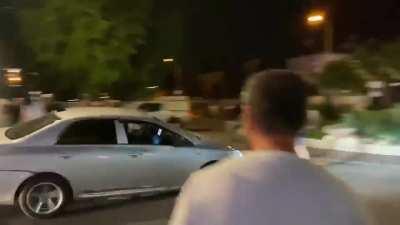 Breaking video. In Tel Aviv sectarian violence as Jewish Israelis attack arab Israeli cars