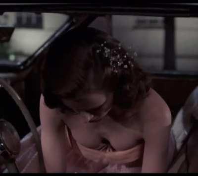 Let's talk about those nostalgic actresses you still find hot! Just like Lea Thompson