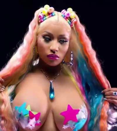 Nicki shaking the goods