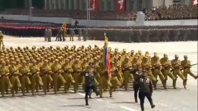 Geen zorgen jongens, kim heeft gewoon last van een ochtendhumeur