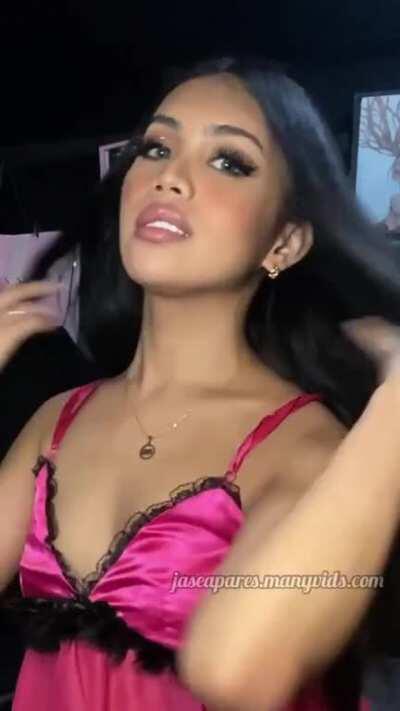 Who wants to see me twerk more? 🍑