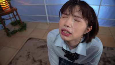 Nozomi Gets a Big Facial From Her Teacher [HND-845]