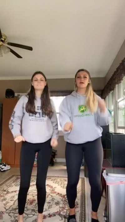 leeahpetrie loves showing off her plump booty