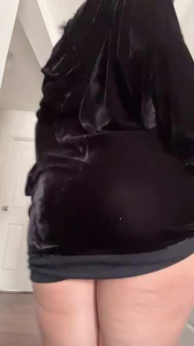 Let’s test how much it jiggles during doggystyle