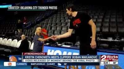 Kristin Chenoweth for scale agains Boban Marjanovic