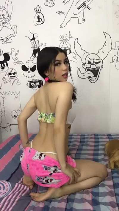 You think my cousins would like if I came out showing a bit of my thong like this 🙈