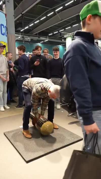 That girl's thighs don't lie!