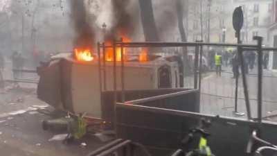 Paris looking like the Ukraine today!