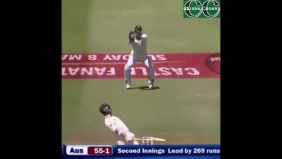 Morne Morkel's missile to Phil Hughes