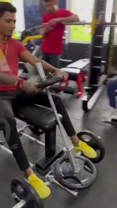 Most normal car in baki 