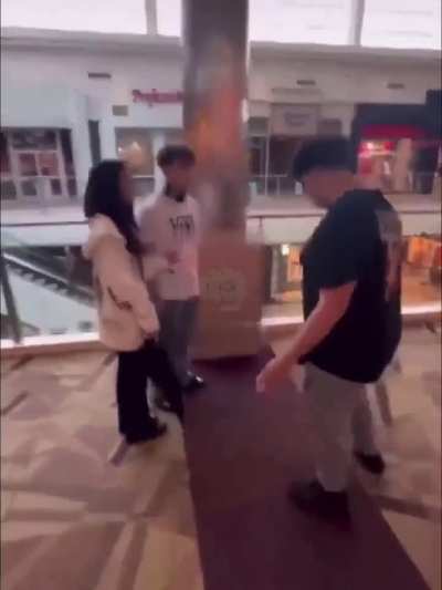 Infront ya hoe 😭😭😭