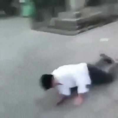 MaN hElPs BaBy PiGeOn LeArN tO fLy