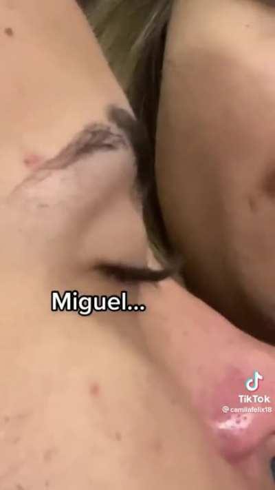 [EMOCIONANTE] Jovem acorda namorado que estava em coma.