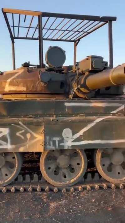 Ukrainian shows a captured t62