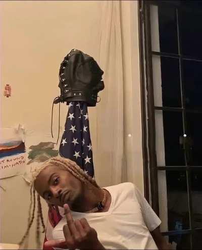 blonde carti selfies