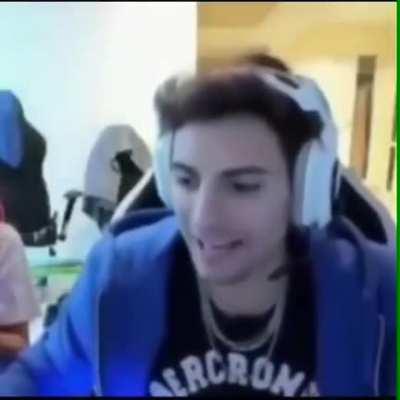 cuando la del pelo azul me dice que hay mas de 2 generos