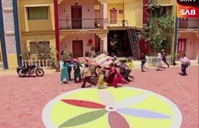 Groundstaff every 5 minutes today at Colombo