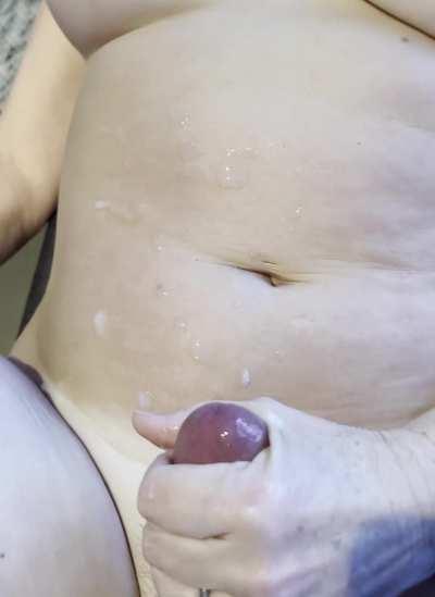 Housewife’s frantic strokes result in cum blasting