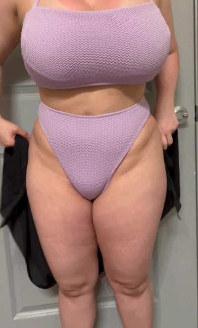 Chubby asian girl ready for a pool date