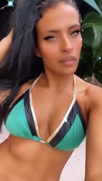 Zelina Vega
