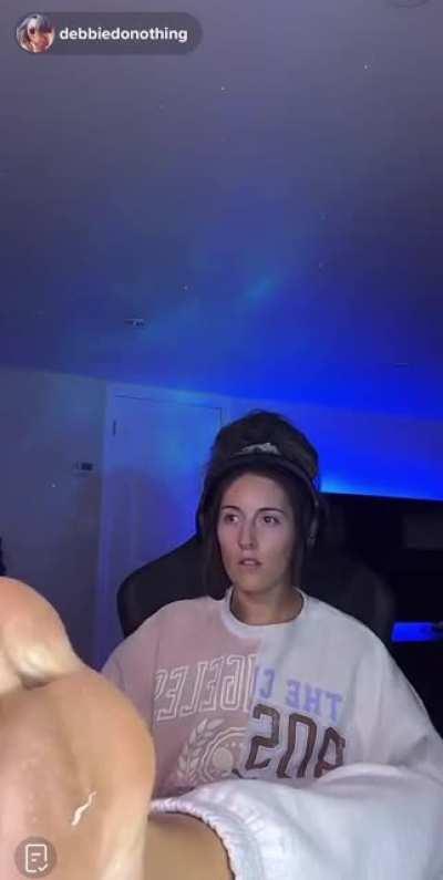 Mommy showing her sexy dirty soles with her sexy white toenails debbiedonothing