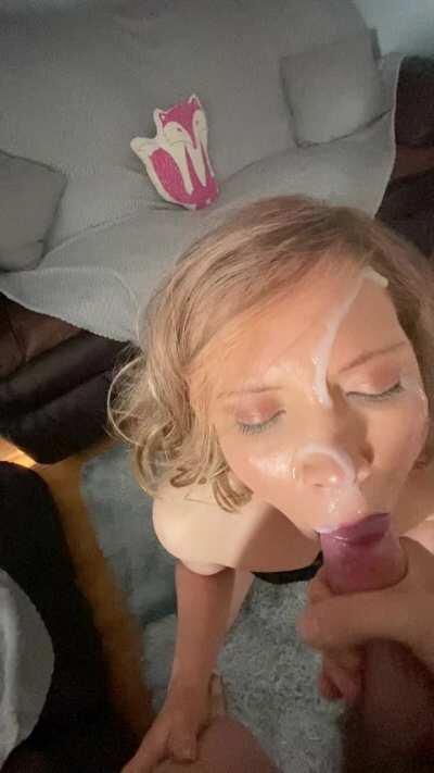 Cumslut milf[OC]