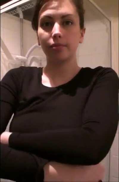 get her upvoted👌👌