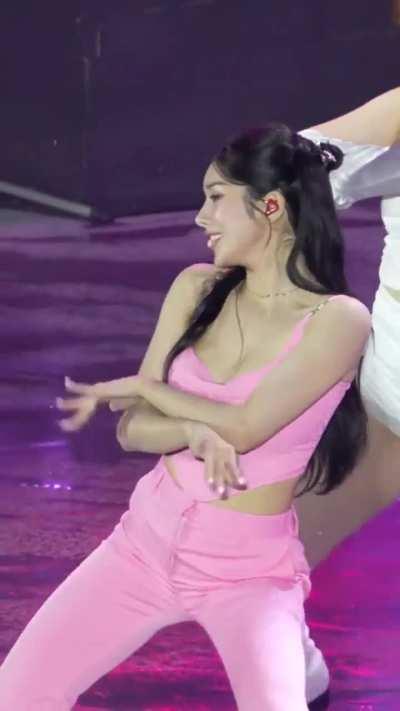 My queen wearing pink (eunbi)