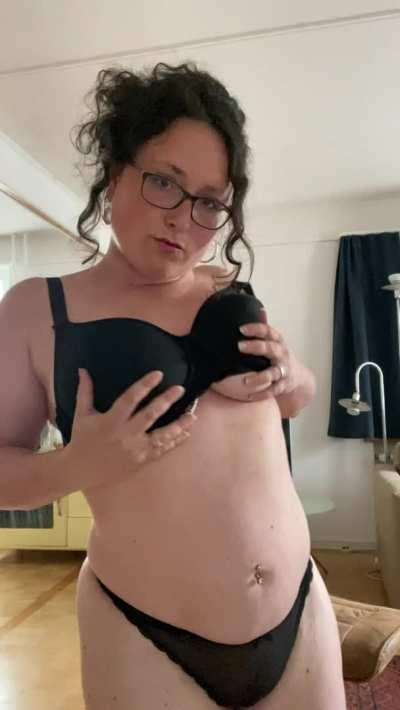 Feeling a little extra h0rny today, wanna play with me?