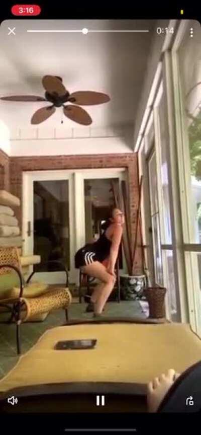 HMC while I twerk it