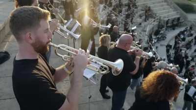 1000 Israeli musicians, 1 voice.