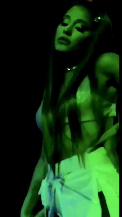 my favorite gif 🤤