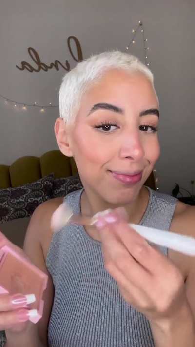 elle veut tt montrer