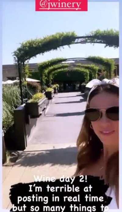 Nice cleavage in Napa