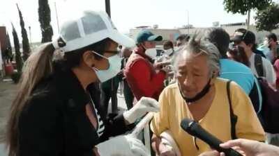 Una reverenda chingadera eso de pedirle a los adultos mayores un registro en línea.