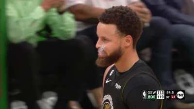 [Highlight] Curry proves he's human with the airball as Warriors loss becomes imminent