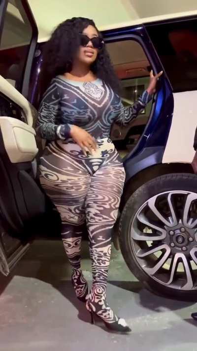 Natural bodies are cool but I prefer man made. Think about it like this… men kno what men like and they will sculpt a woman’s body to look like a sexual object 😈